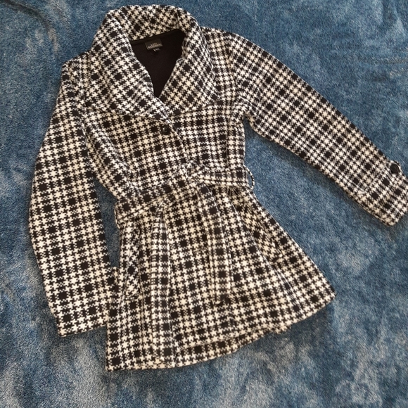 Lady Hataway Jackets & Blazers - Jacket w/ tie